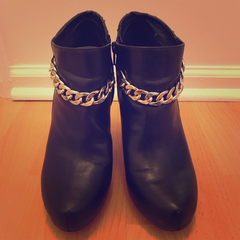 Guess ankle boots