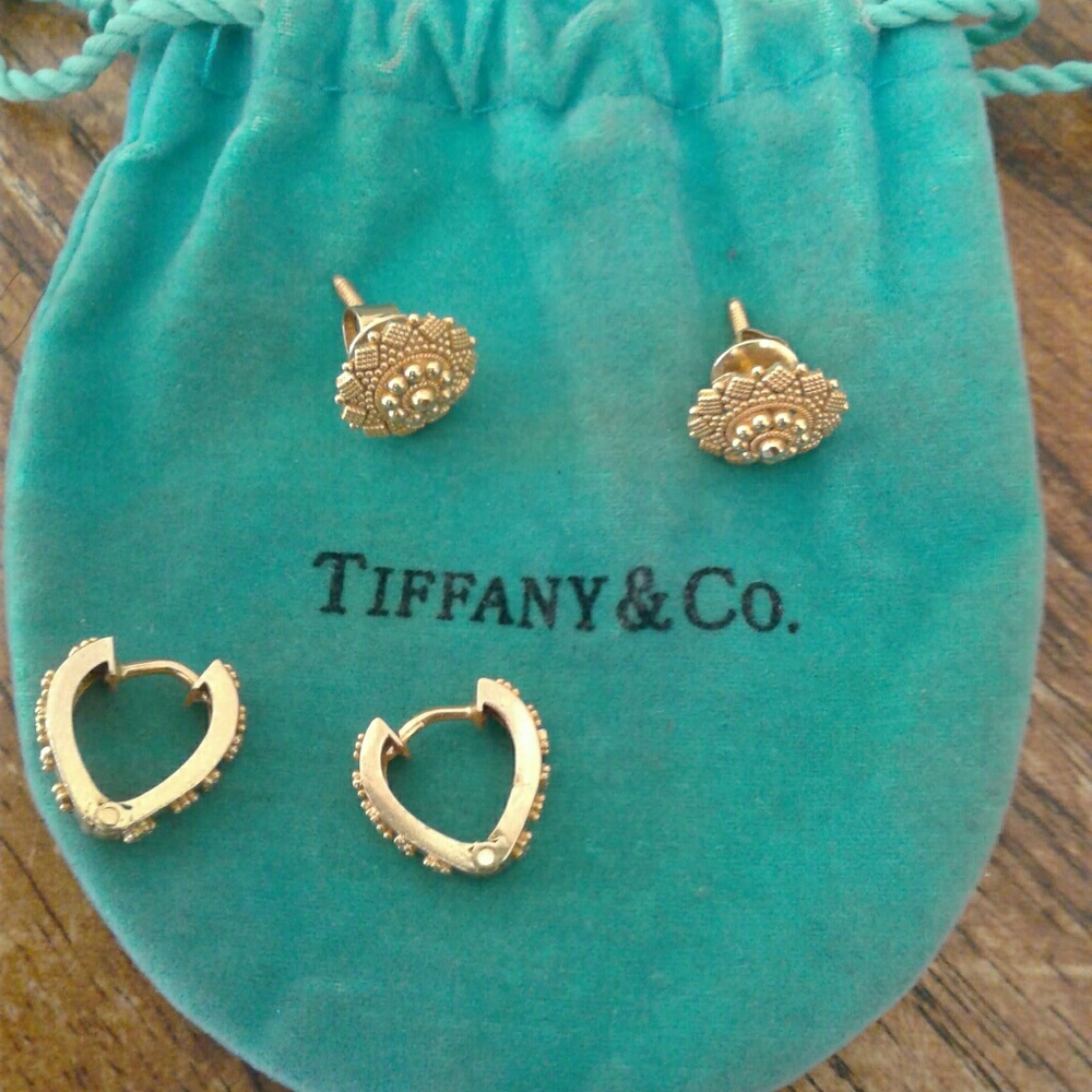 Authentic Tiffany&CO 22k gold earings