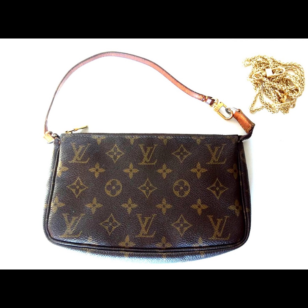 💯% Authentic Monogram LV Pochette Wristlet.💕
