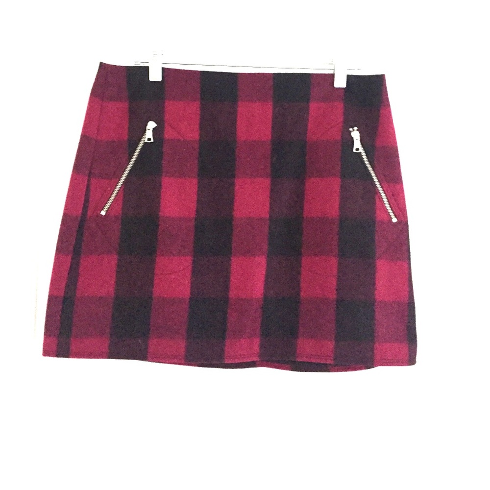 Cute Gap buffalo plaid mini!
