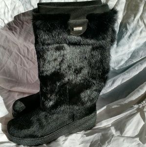 NWT Oscar Lined Rabbit Fur Boots