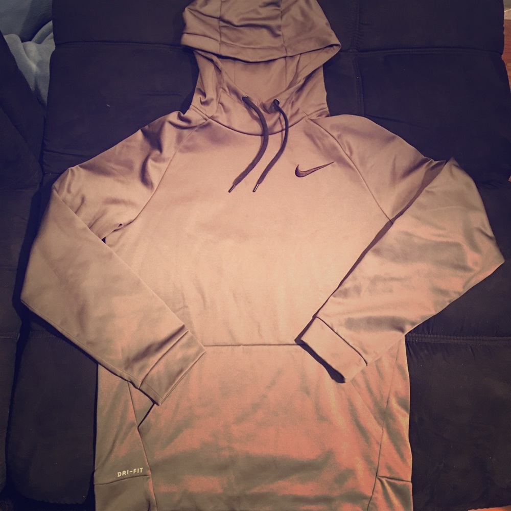 Dark green Nike dri-fit hoodie, like new, worn 2x