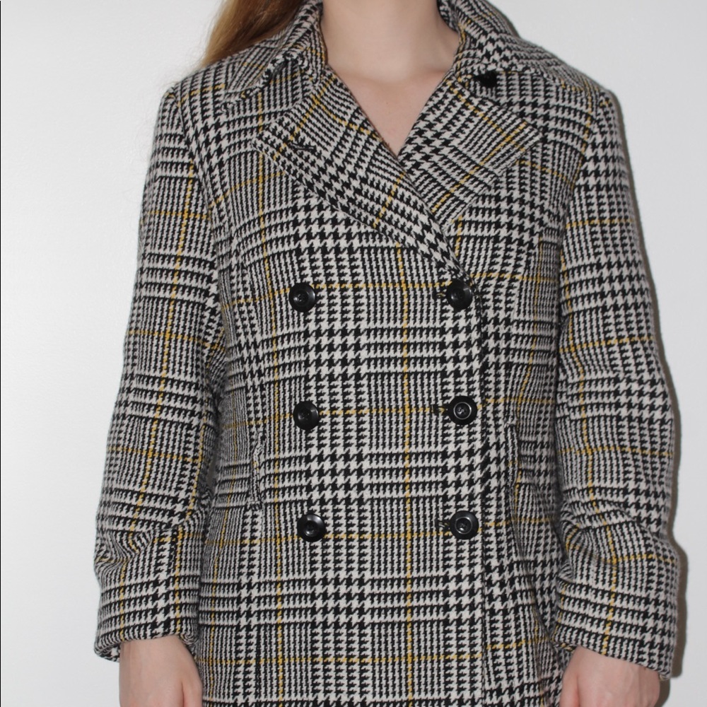 Black & White houndstooth coat with yellow stripes