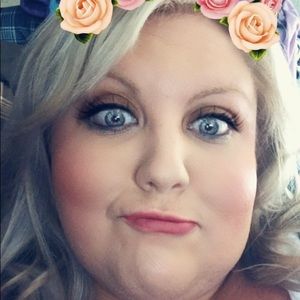 Meet your Posher, Kendra