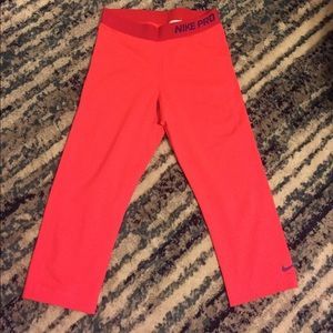 Nike pro dri fit crop leggings