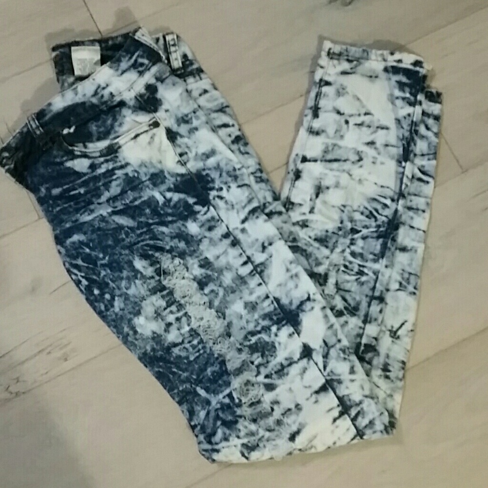 distressed acid washed jeans..