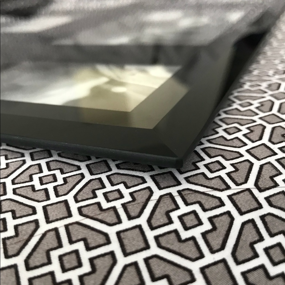 🌴2/$25 OR $19🌴1 Modern Glass & 2 Magnetic Frames - Picture 5 of 8