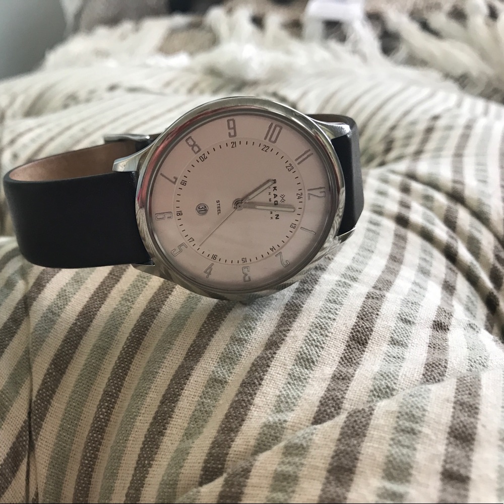 Black and silver Skagen watch