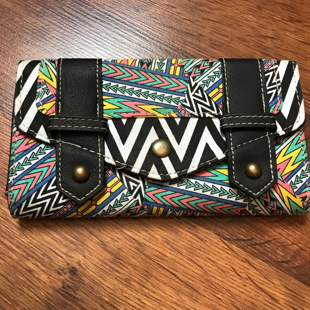 ✨Brand New without tag pattern wallet