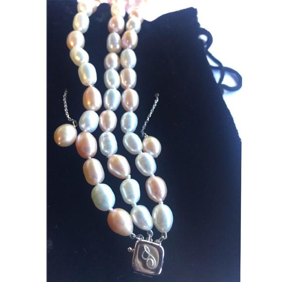 🔥14K GOLD 3 STRAND PEARL BRACELET + sterling & pearl EARRING SET🔥 - Picture 6 of 8