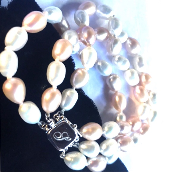 🔥14K GOLD 3 STRAND PEARL BRACELET + sterling & pearl EARRING SET🔥 - Picture 7 of 8