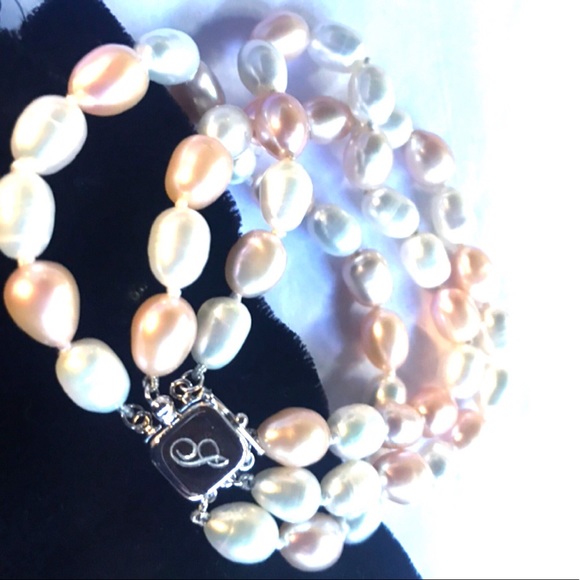 🔥14K GOLD 3 STRAND PEARL BRACELET + sterling & pearl EARRING SET🔥 - Picture 3 of 8