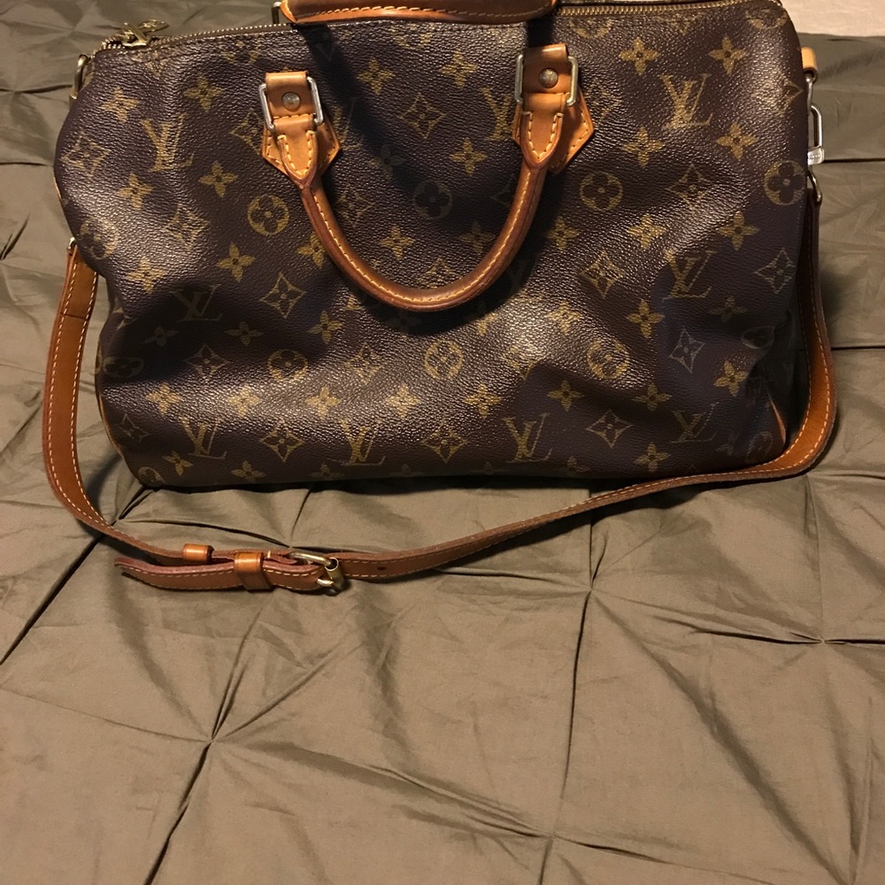 Louis Vuitton Speedy  35 Bandouliere handbag.
