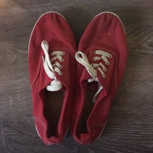 Flat-Soled Red and White Lace-Up Slip-On Shoes