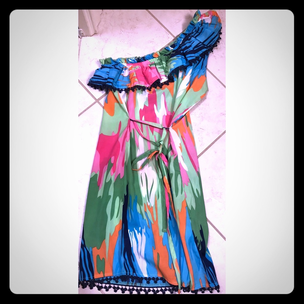 Mud Pie: Off the shoulder dress with lace detail