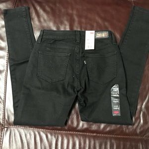 BNWT Levis 535 Legging Black Jeans 27x30 BNWT Levis 535 Legging Black Jeans 27x30