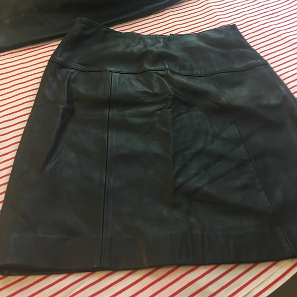 Valerie Stevens Black Lamb jacket/skirt - Picture 5 of 5