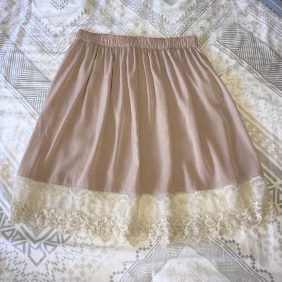Abercrombie & Fitch lavender colored skirt - Picture 1 of 2