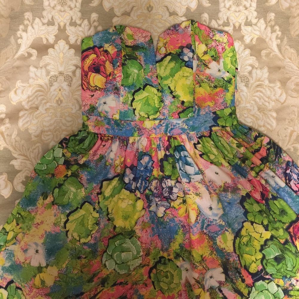 BOGO50%: Bloomingdales floral cocktail mini dress