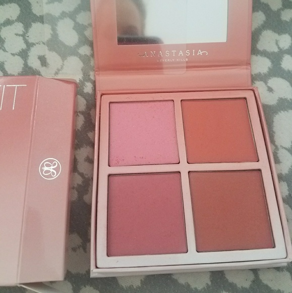 anastasia beverly hills blush kit