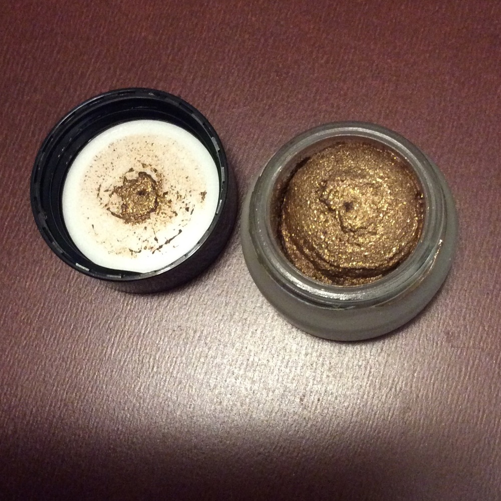 YOUNIQUE CREAM SHADOW!