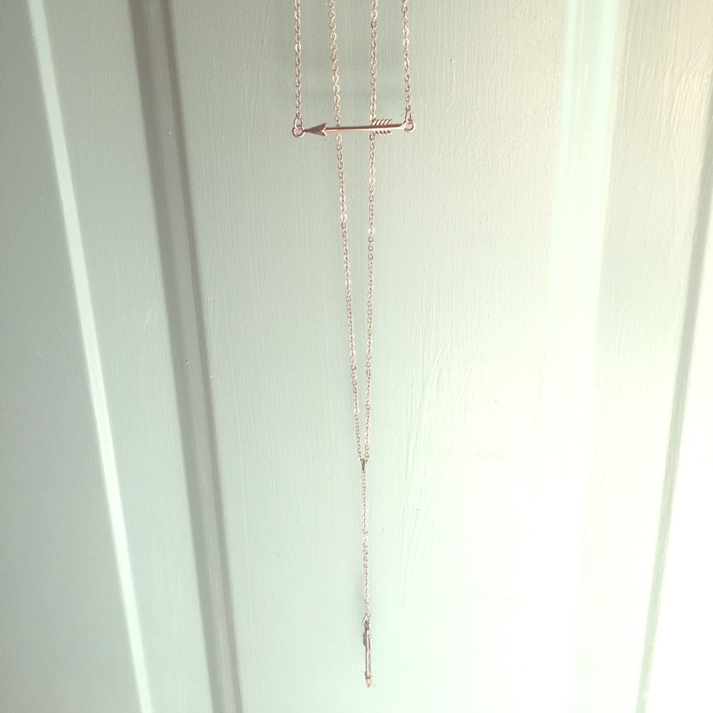 Silver double arrow lariat