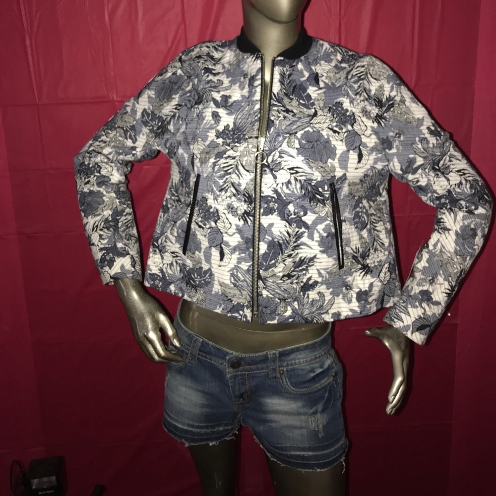 🆕 ZARA JACKET WITH ZIPPERS AND POCKETS