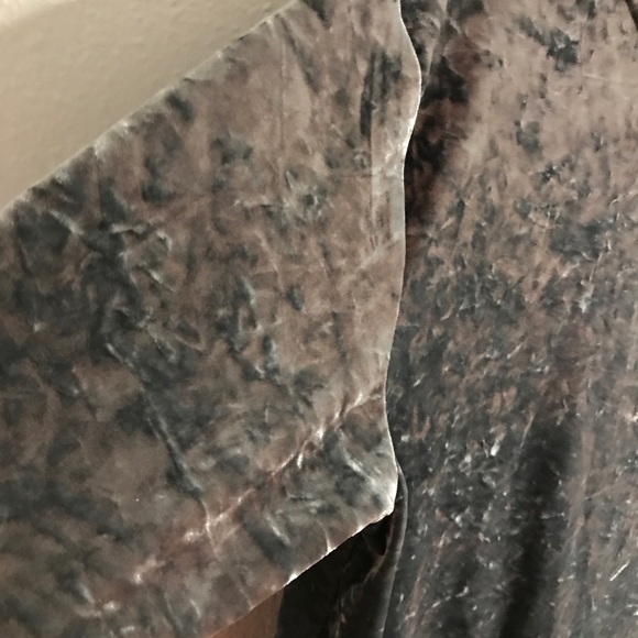 Bershka Crushed Velvet tee - Picture 2 of 4