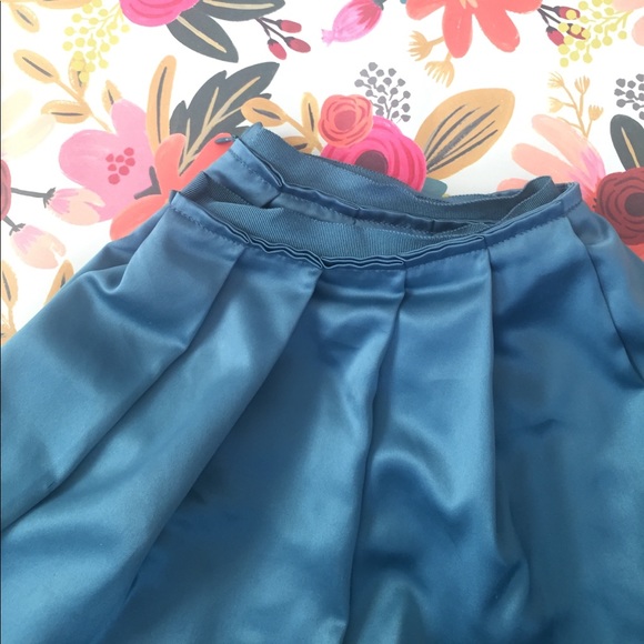 ๐ Old Navy skirt - Picture 2 of 6