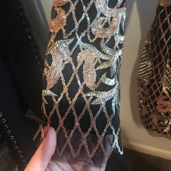 Sequin gold and black dress with long sleeves . - Picture 6 of 6