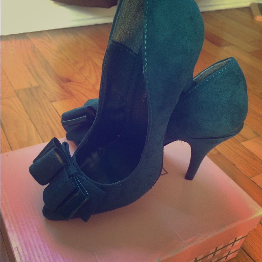 Teal Diva Lounge by Modcloth Size 7 Pointed Toe