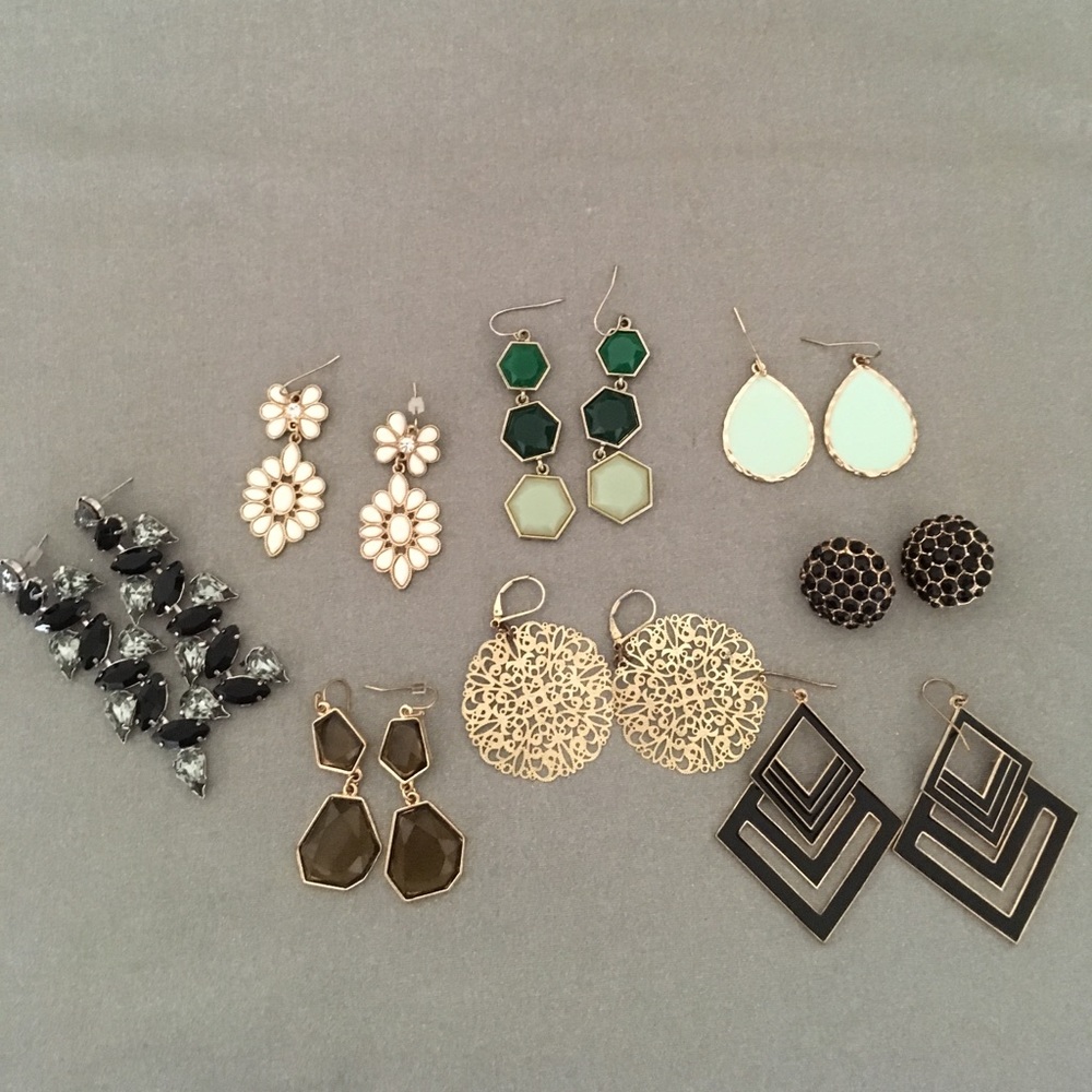 Earrings bundle of 8 pairs