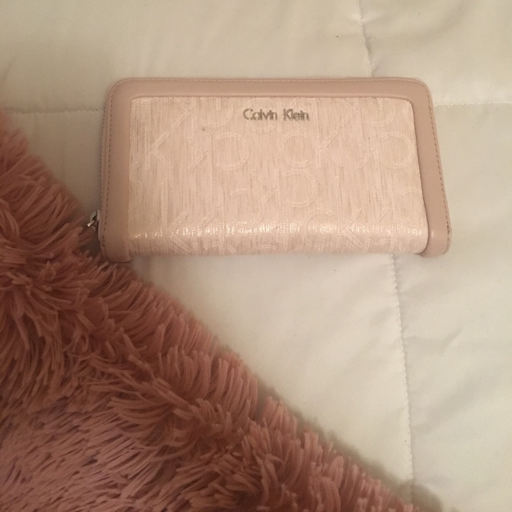 Calvin Klein Zip Wallet