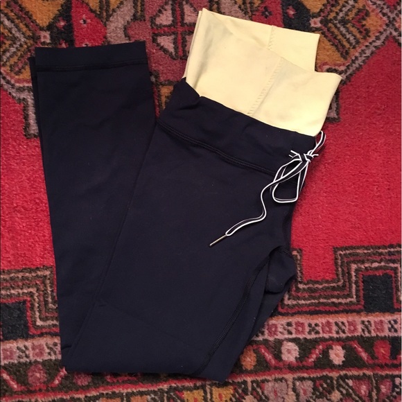 Lulu lemon high waisted/fold over Capri leggings. - Picture 1 of 2
