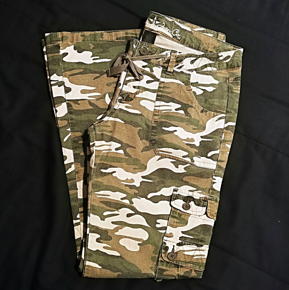 NWOT Arizona Jeans Camo Cargo Flare Pants