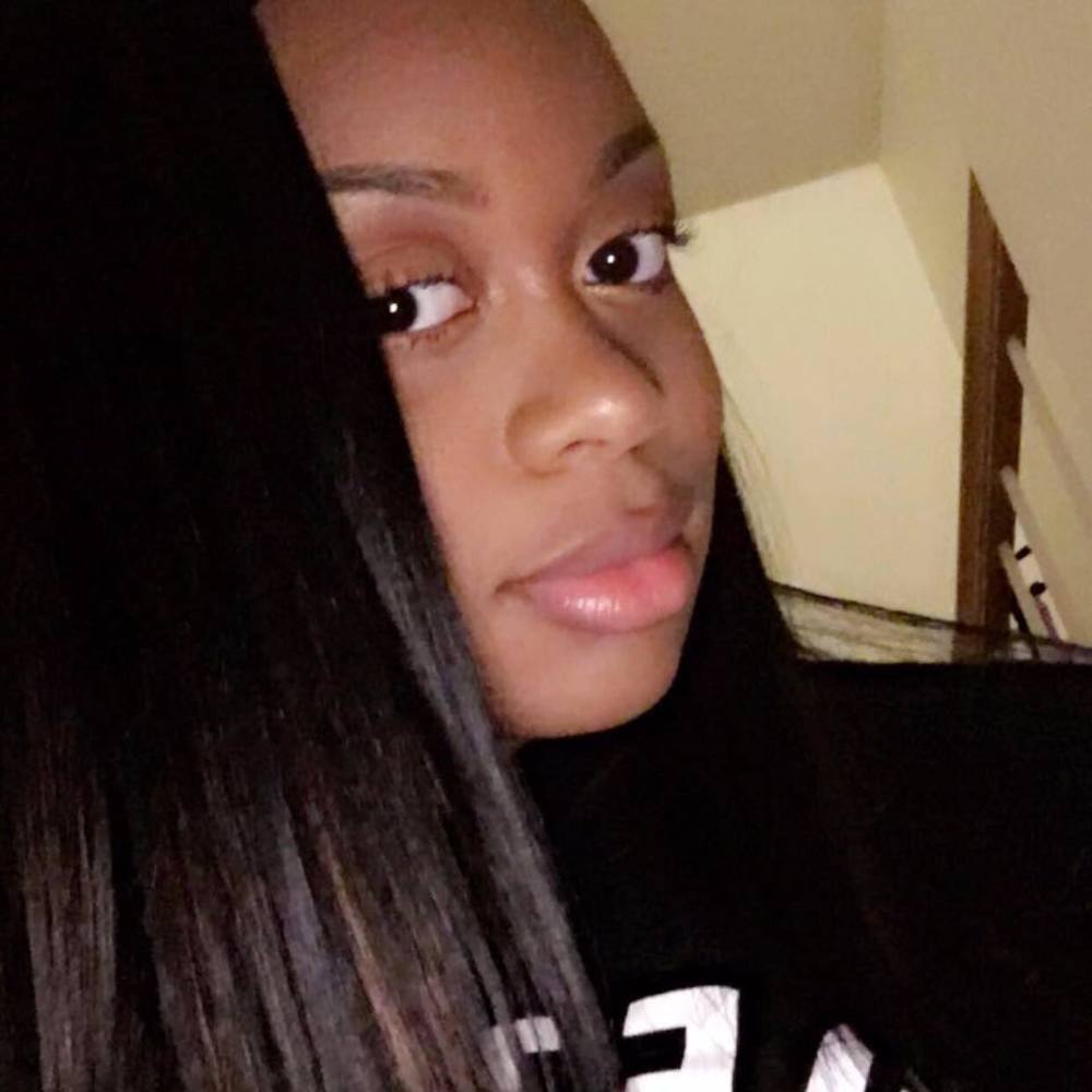 Meet your Posher, Mia