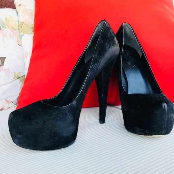 Alejandro Ingelmo Black Pony Hair Round Toe Pumps - Picture 6 of 7