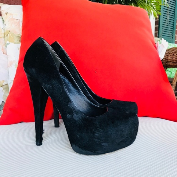 Alejandro Ingelmo Black Pony Hair Round Toe Pumps - Picture 7 of 7