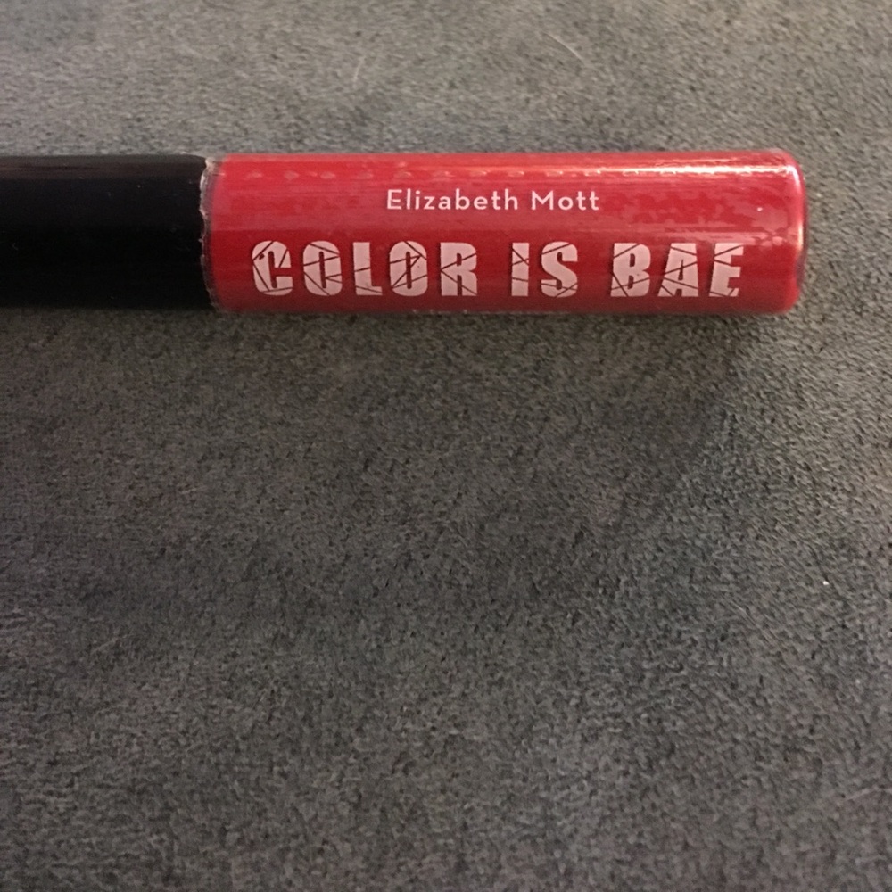 Lip lacquer