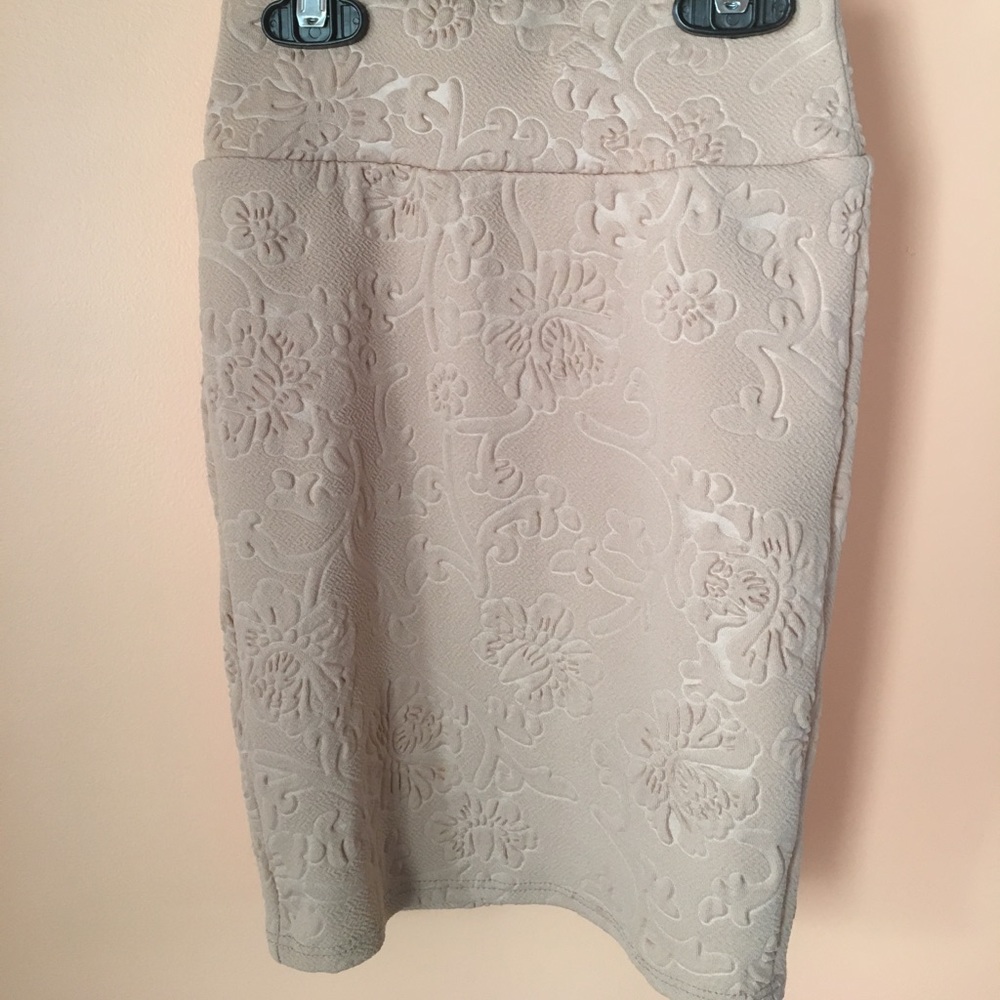 Lula Roe Skirt. Girls size 6.