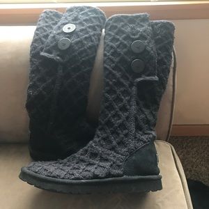 Black knit uggs