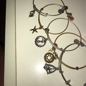 Bracelets Bracelets