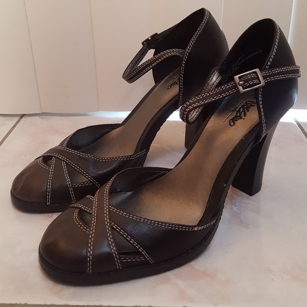 🚫 SOLD!!! NWOT Massimo heels