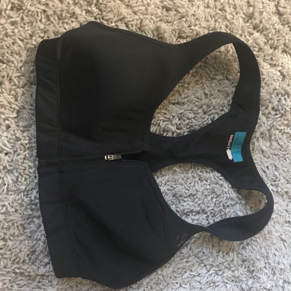 Black under armour sports bra