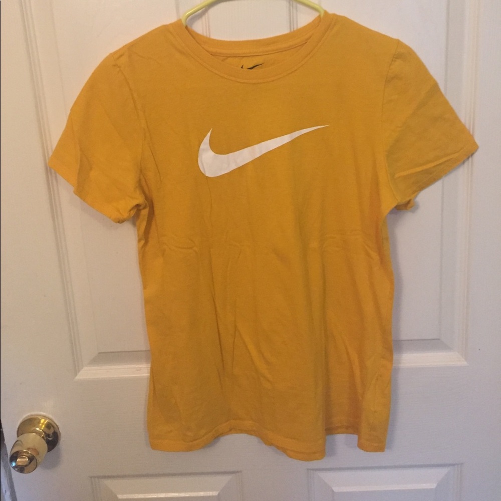 Nike t-shirt