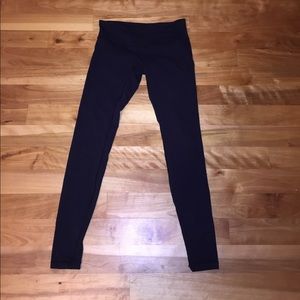 Size 8 black lululemon leggings. Great condition!
