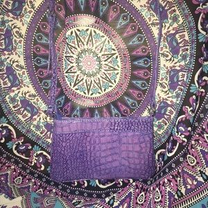 💟SALE💟 Shiny purple crossbody purse!