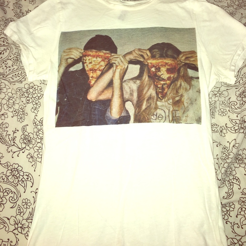 XS graphic tee