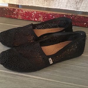 Black Lace Toms