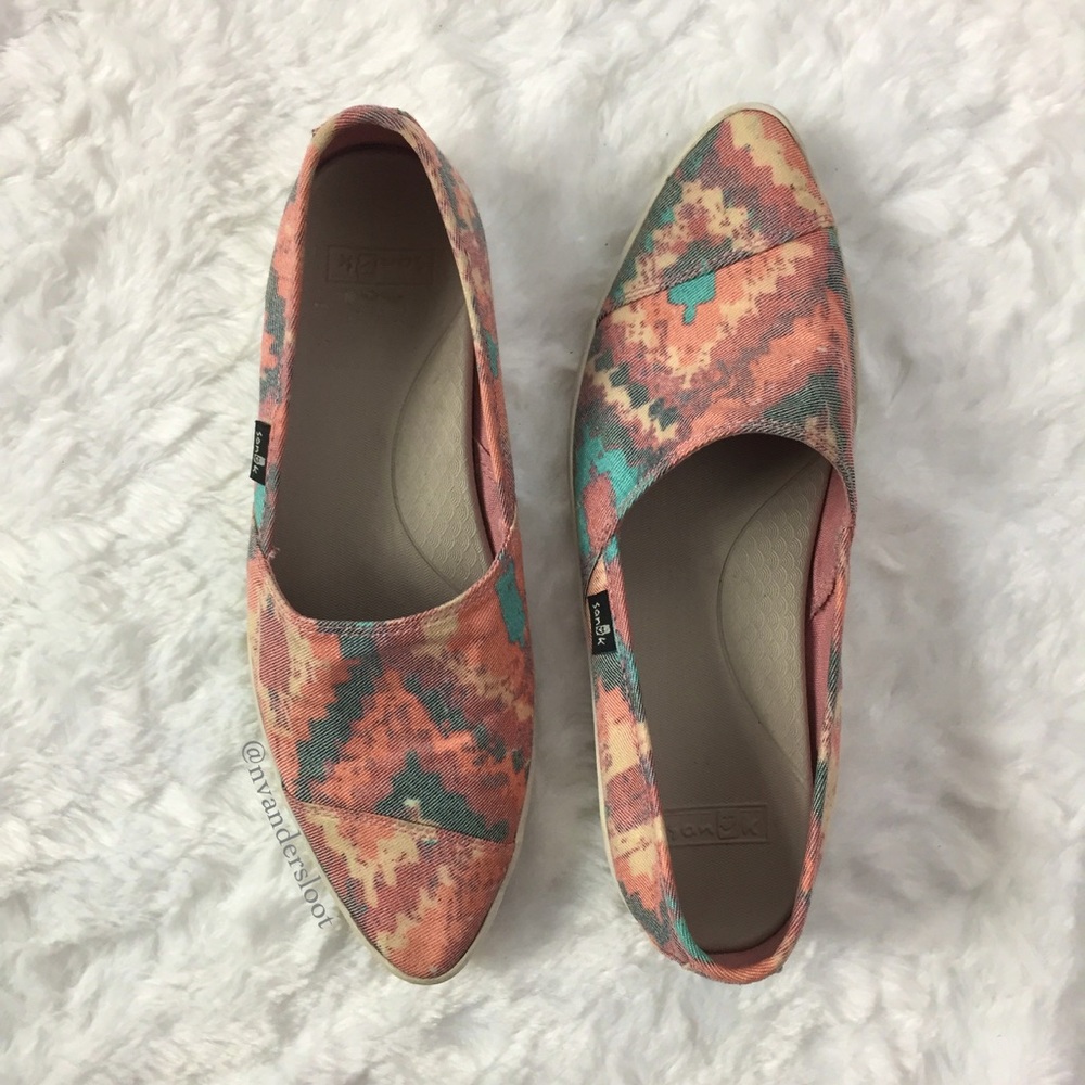 Multi color Sanuk Flats